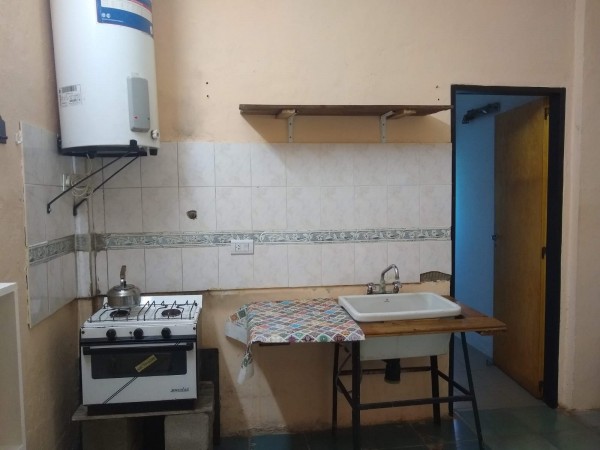 Casa, Quincho Y Departamento Sobre Parcela De 3000m2