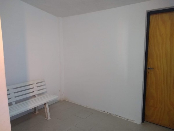 Casa, Quincho Y Departamento Sobre Parcela De 3000m2
