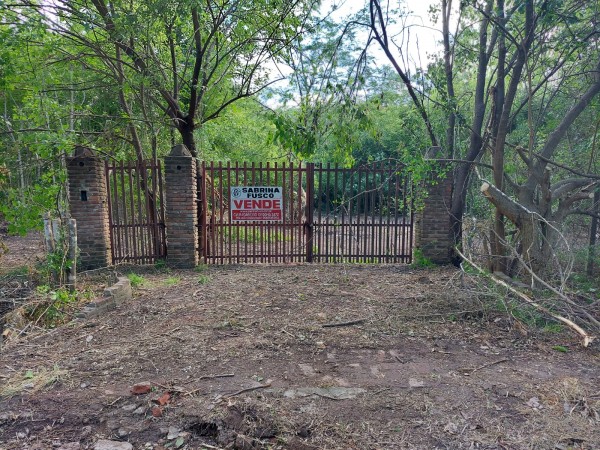 AMPLIO TERRENO EN 20 DE JUNIO