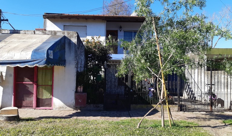 CASA DE 2 PLANTAS