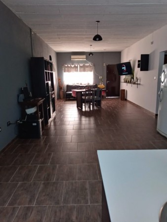 CASA DEL TIPO QUINTA CON EXTENSO PARQUE