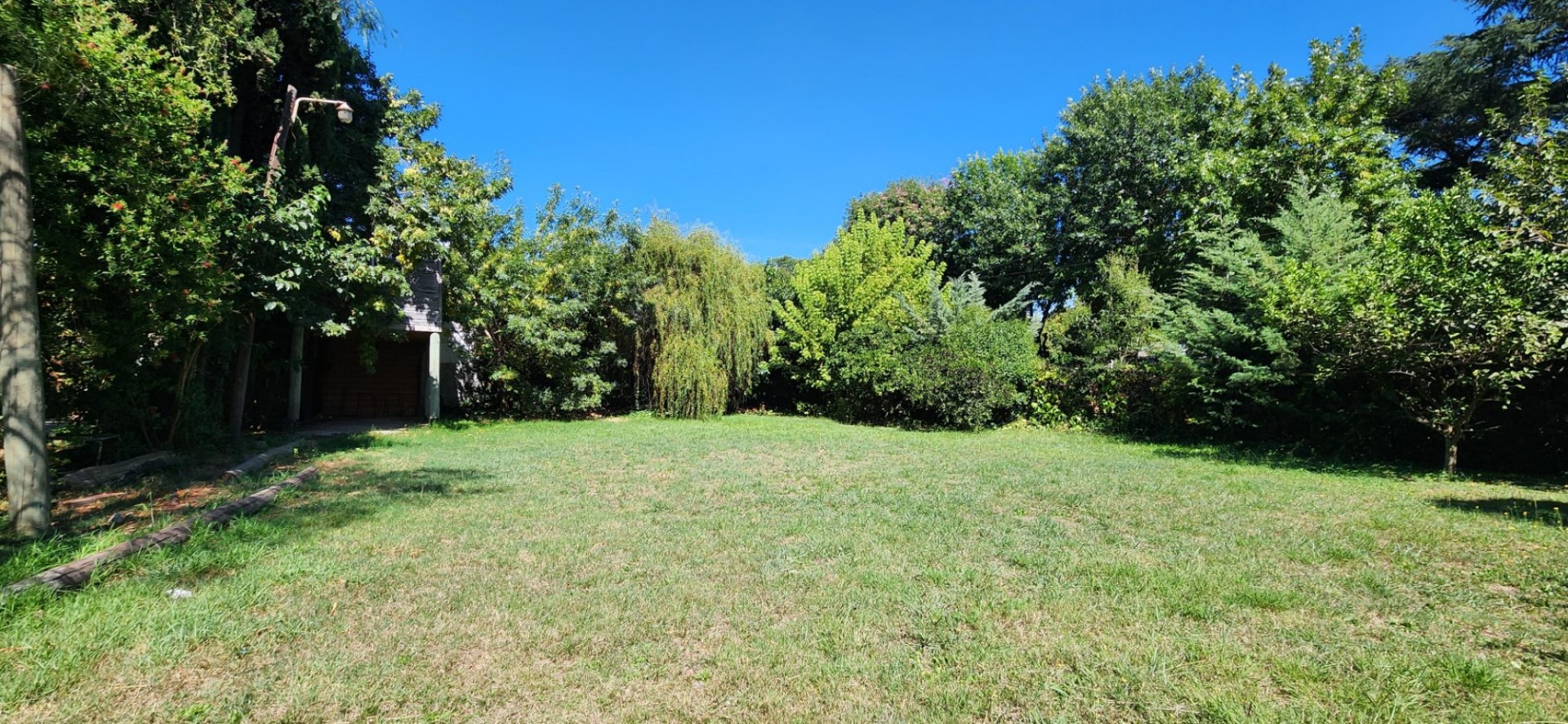 CASA QUINTA sobre 1640m² de TERRENO