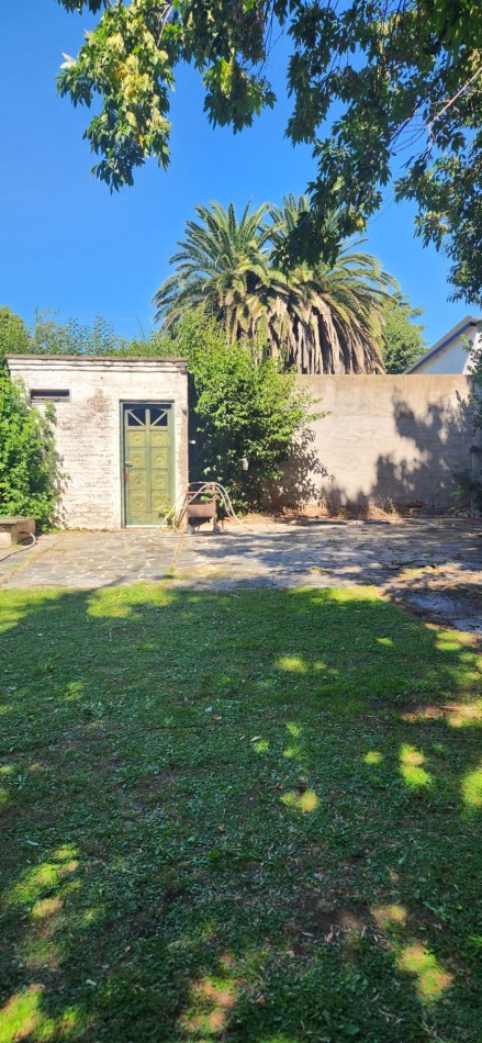 CASA QUINTA sobre 1640m² de TERRENO