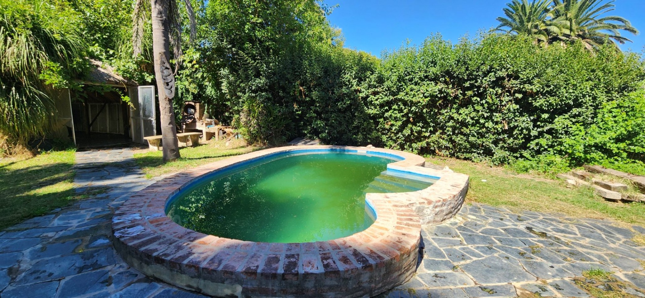 CASA QUINTA sobre 1640m² de TERRENO