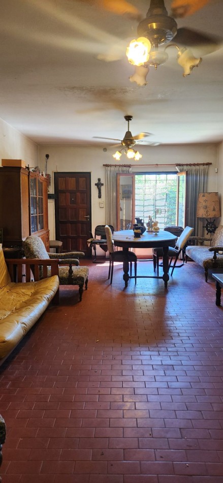 CASA QUINTA sobre 1640m² de TERRENO