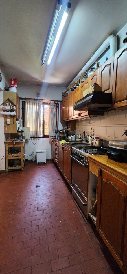 CASA QUINTA sobre 1640m² de TERRENO