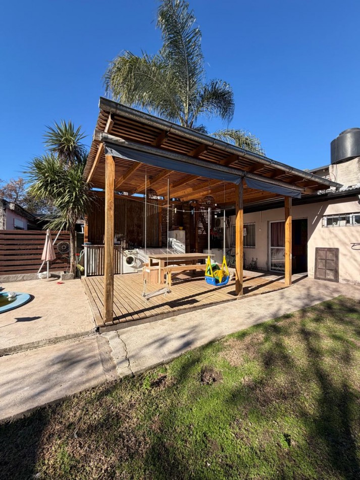 CASA CON PILETA Y GALPON EN EL CENTRO DE PONTEVEDRA, IDEAL PARA VIVIR Y TRABAJAR.
