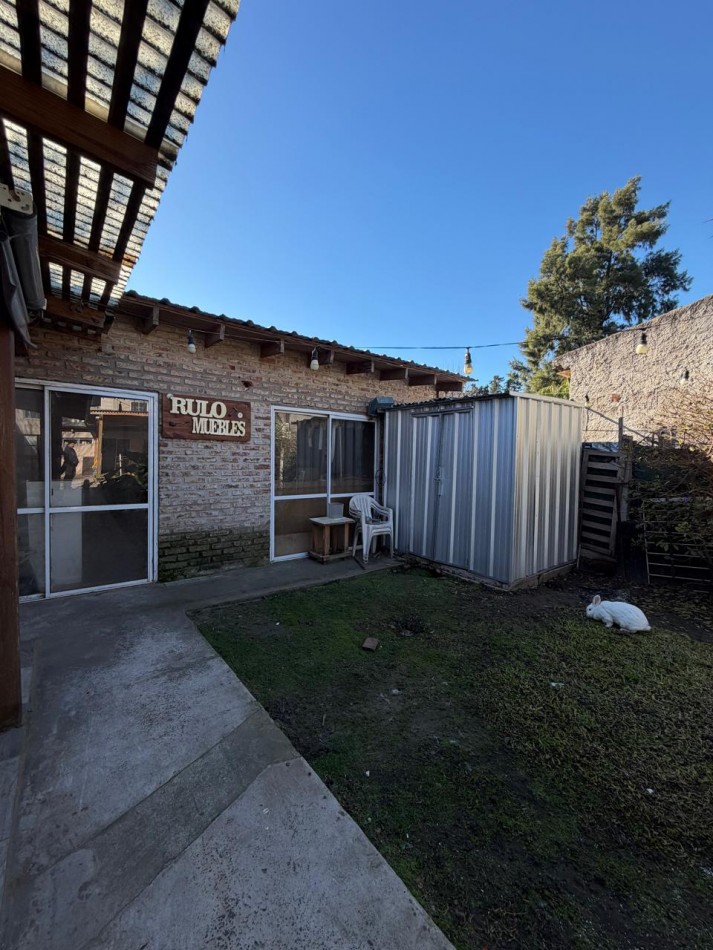 CASA CON PILETA Y GALPON EN EL CENTRO DE PONTEVEDRA, IDEAL PARA VIVIR Y TRABAJAR.