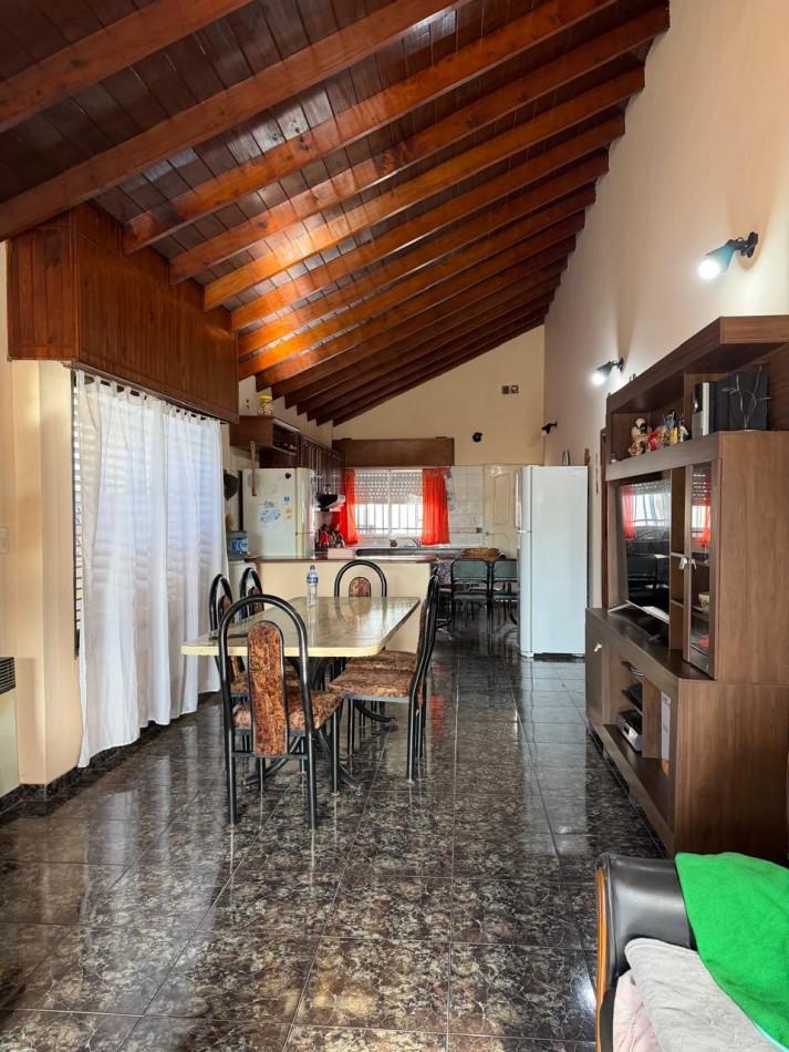 CHALET, GARAGE y DEPARTAMENTO sobre un LOTE de 375m² en PONTEVEDRA CENTRO