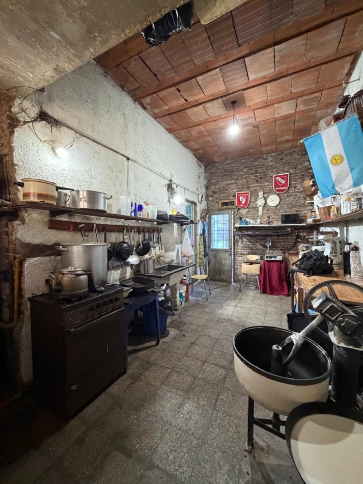 VIVIENDA A REFACCIONAR SOBRE Av. OTERO 