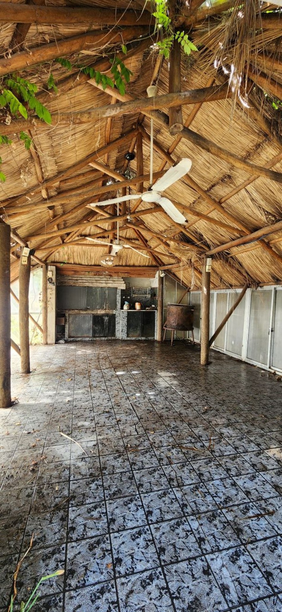 CASA QUINTA sobre 1640m² de TERRENO